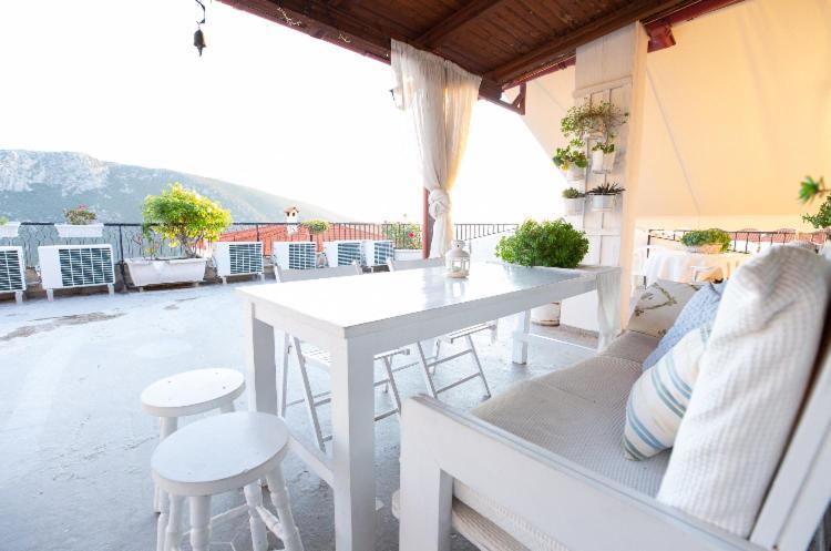 Apartment Kouros Delphi Exterior foto